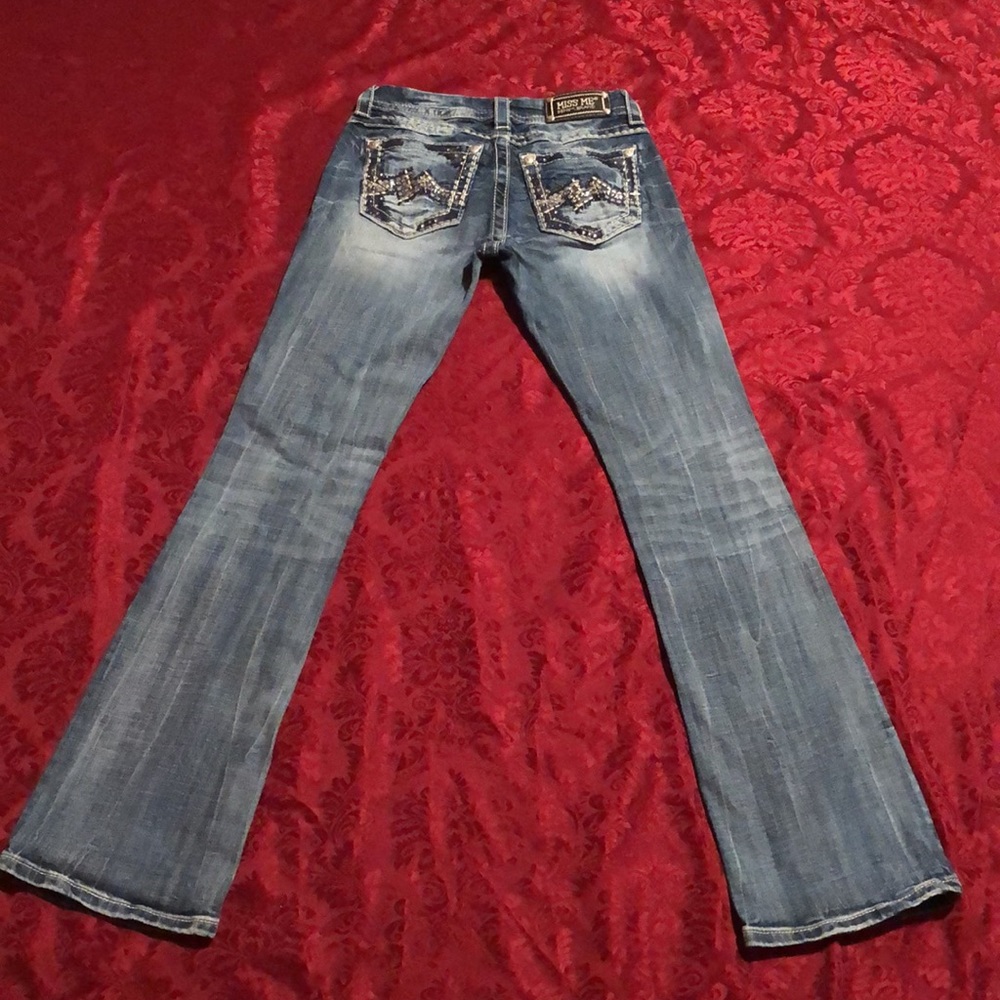 Sz 25 Miss Me Easy boot cut jeans. Factory fading/wiskering and distressing. 🔥